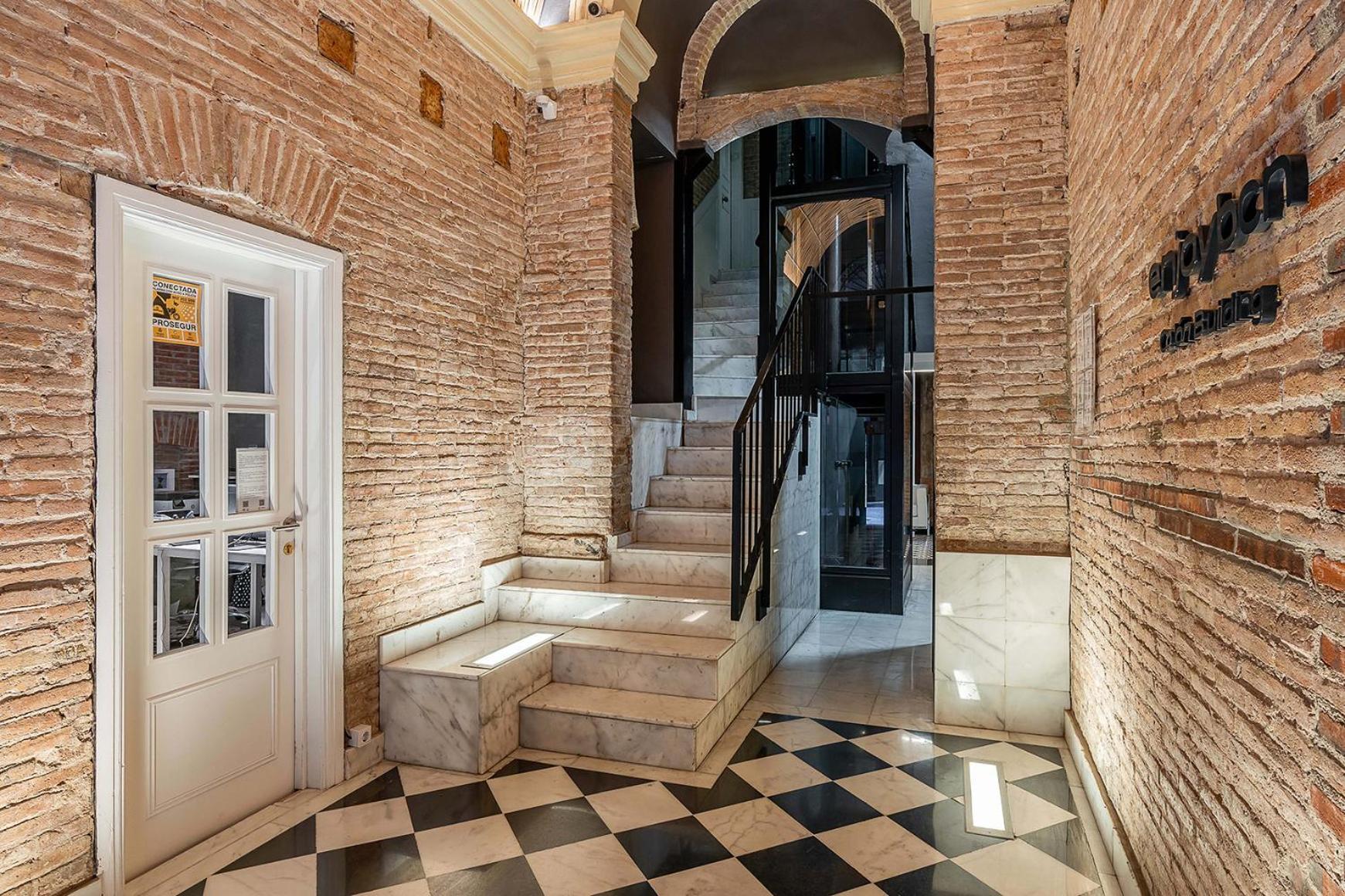 Enjoybcn Colon Apartments Barcelona Luaran gambar