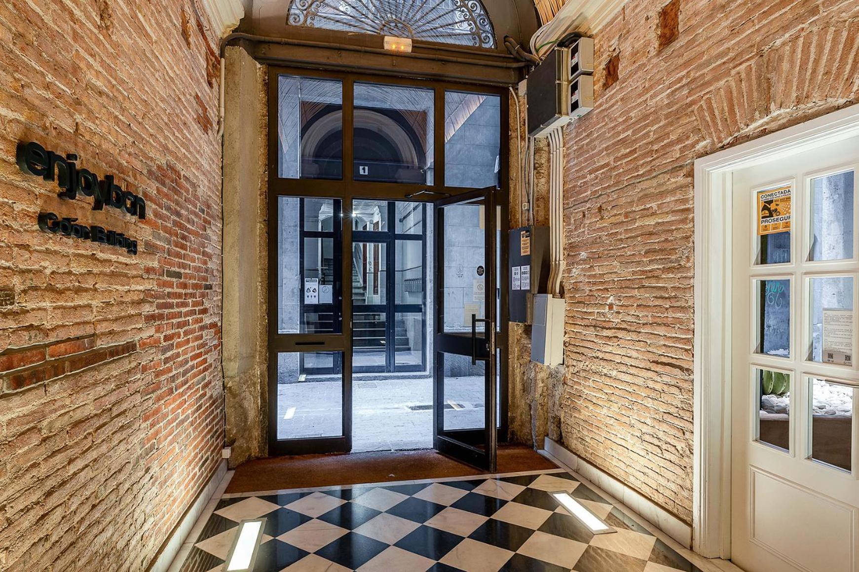Enjoybcn Colon Apartments Barcelona Luaran gambar